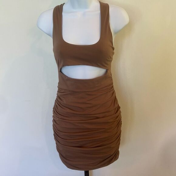 Olivaceous Mocha Ruched Bodycon Cutout Mini Dress (M) - Picture 4 of 9